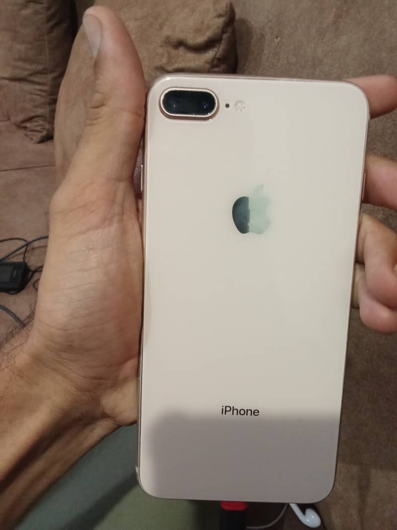 Apple iPhone 8 Plus 2