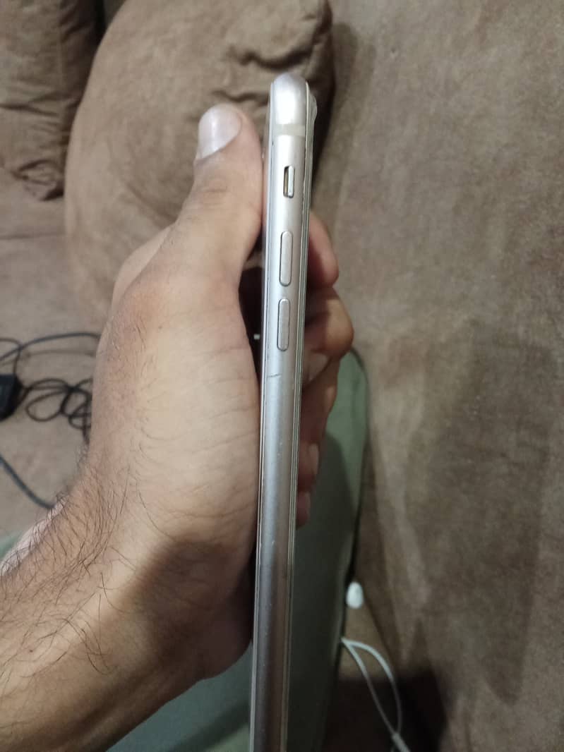 Apple iPhone 8 Plus 3