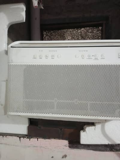 Window Ac available for urgent sell