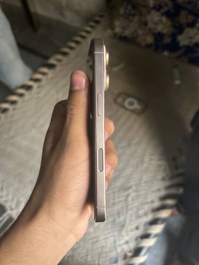 iPhone 16 Pro jv
