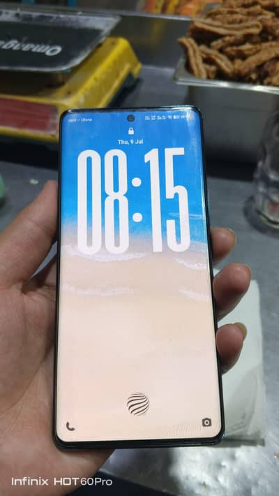 Vivo V30
