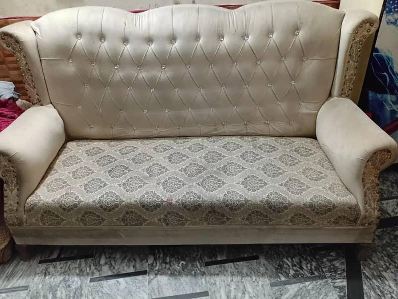 sell sofa set 0