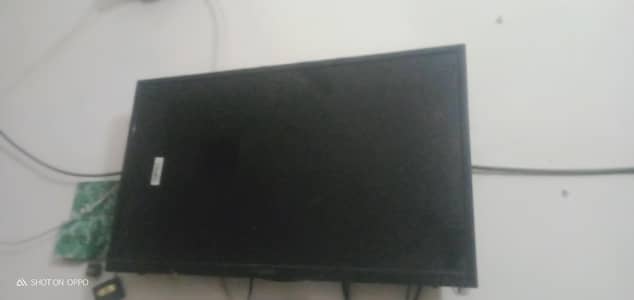 LED 32"