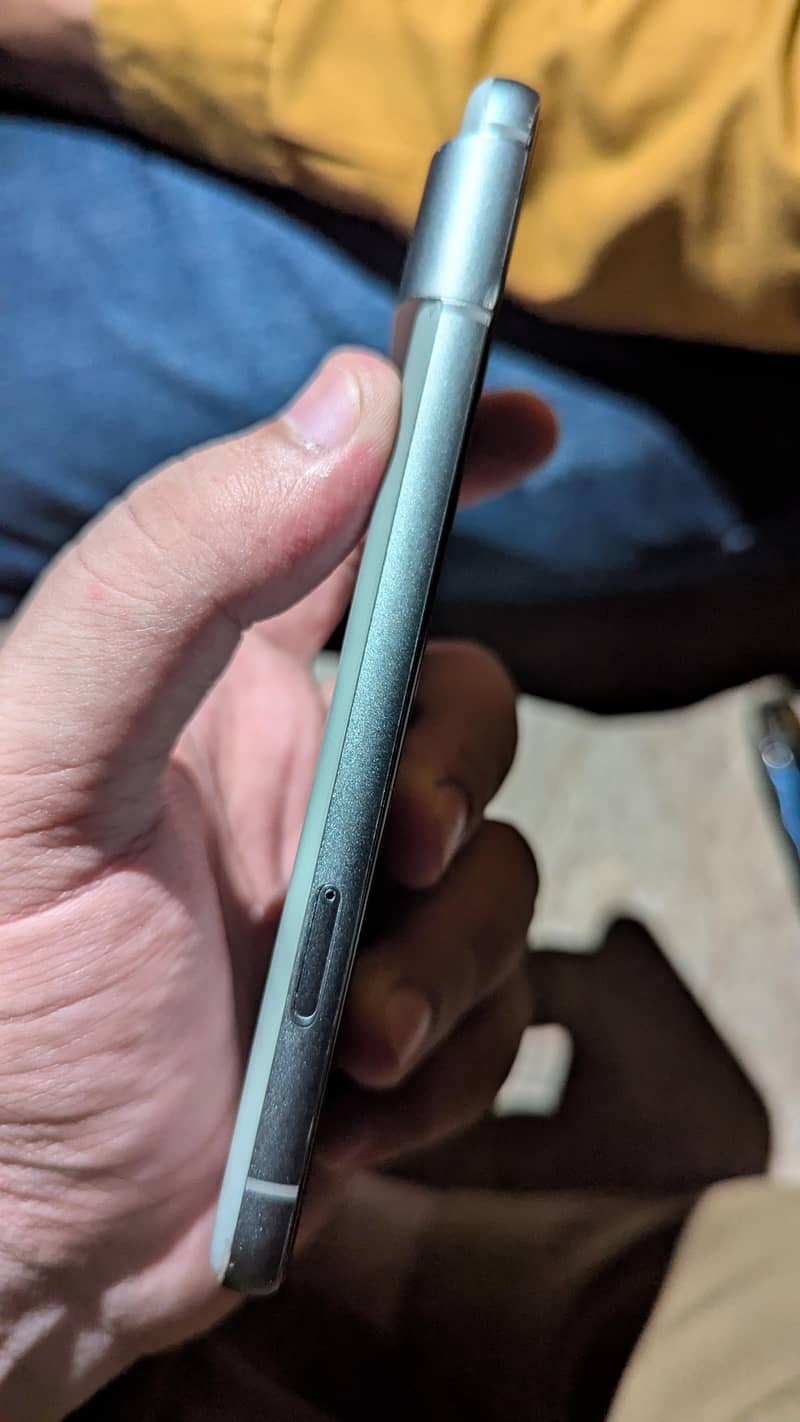 Google Pixel 8 2