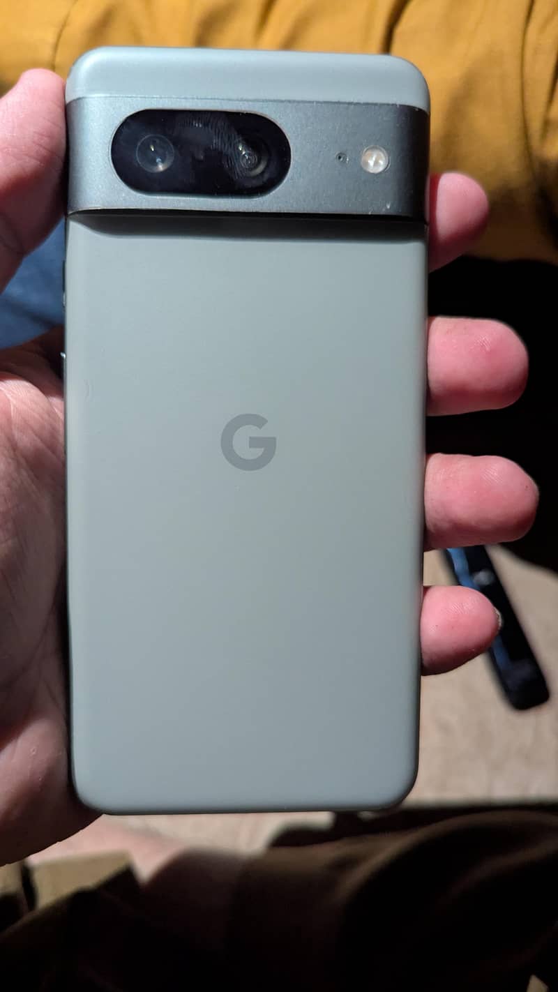 Google Pixel 8 4