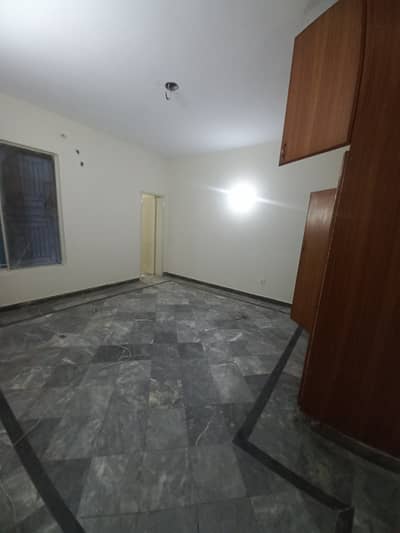 Iqbal Town 10 Marla Uper Marbled Separate Portion At Kamran Block