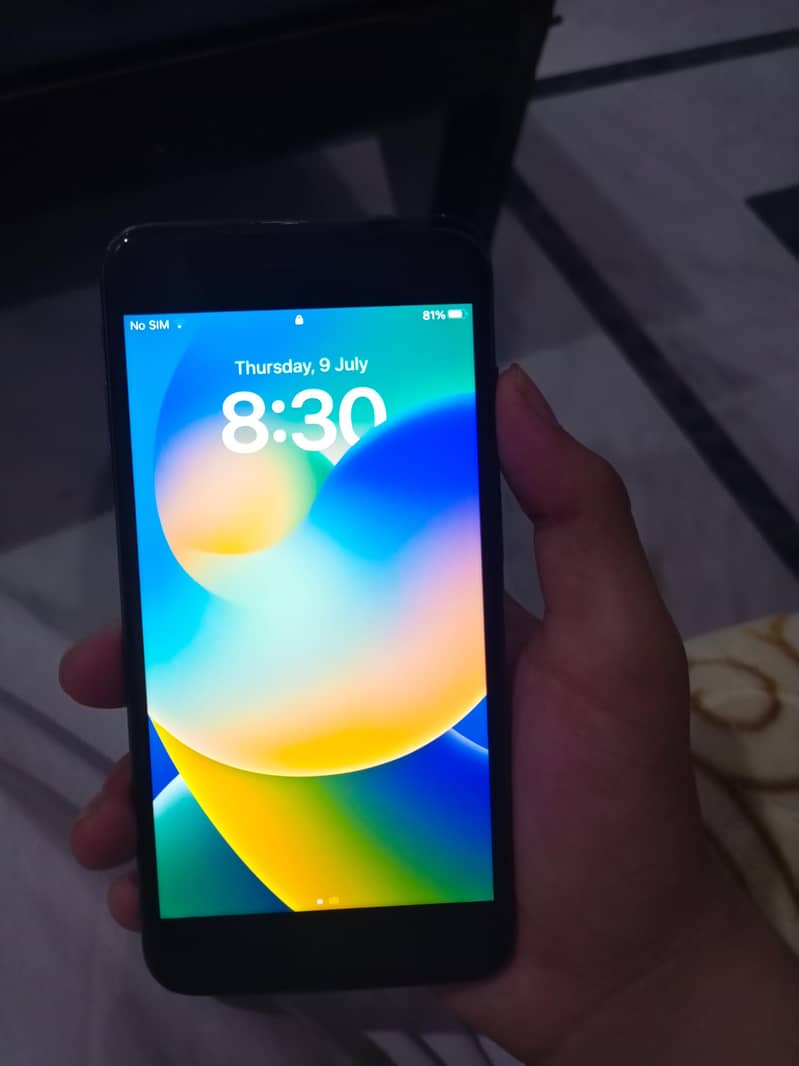 Apple iPhone 8 Plus 0