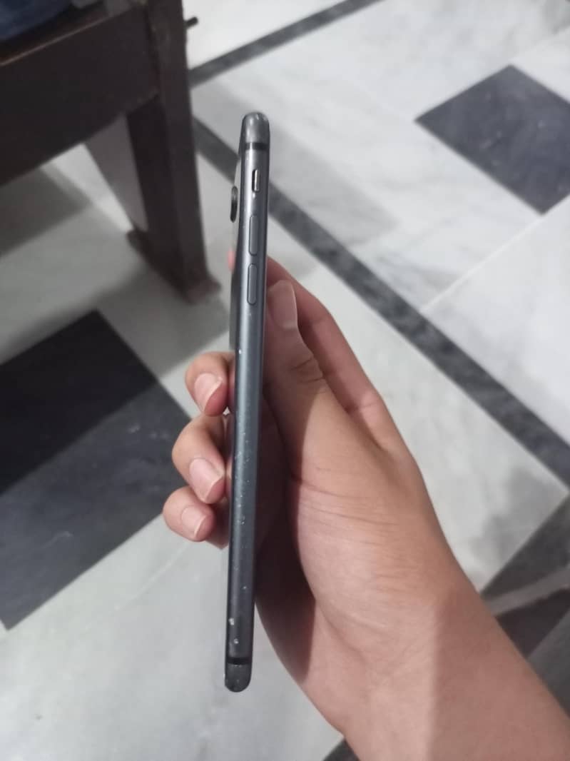 Apple iPhone 8 Plus 4