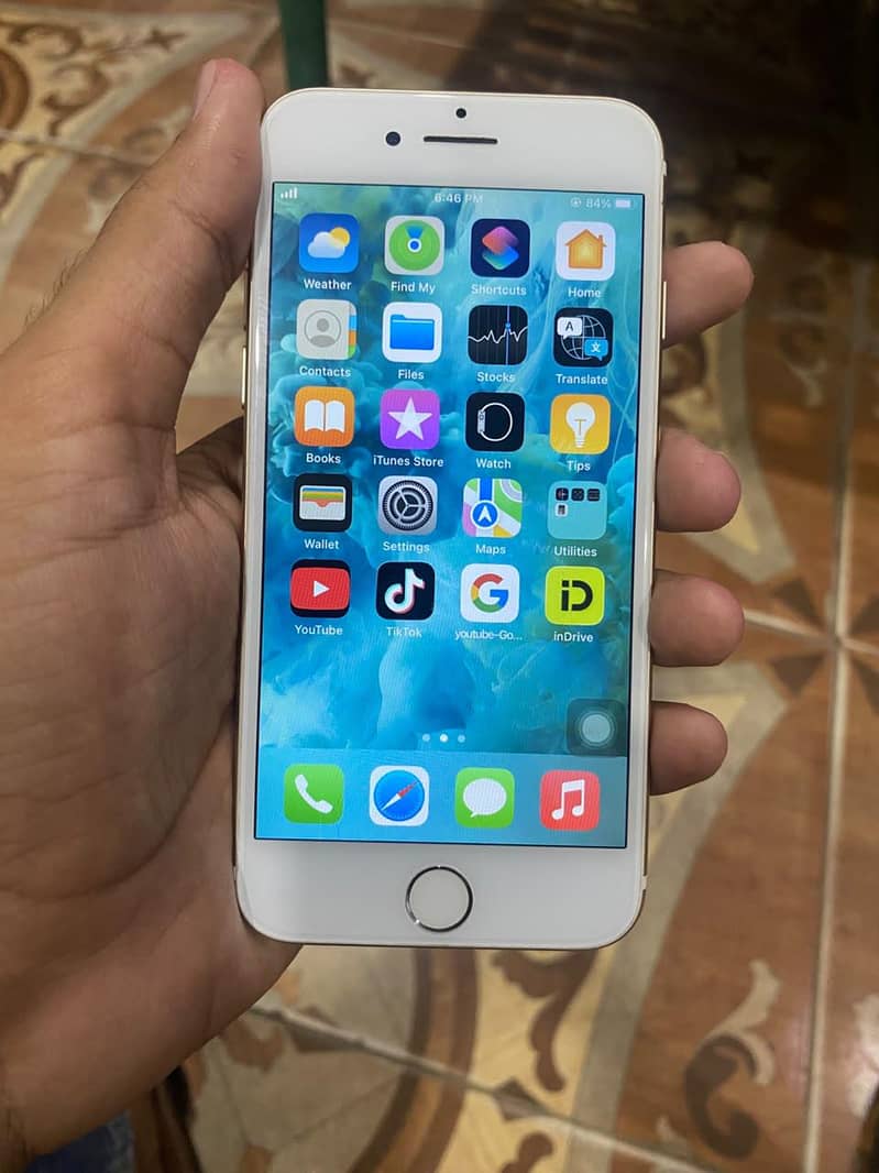 Apple iPhone 7 0