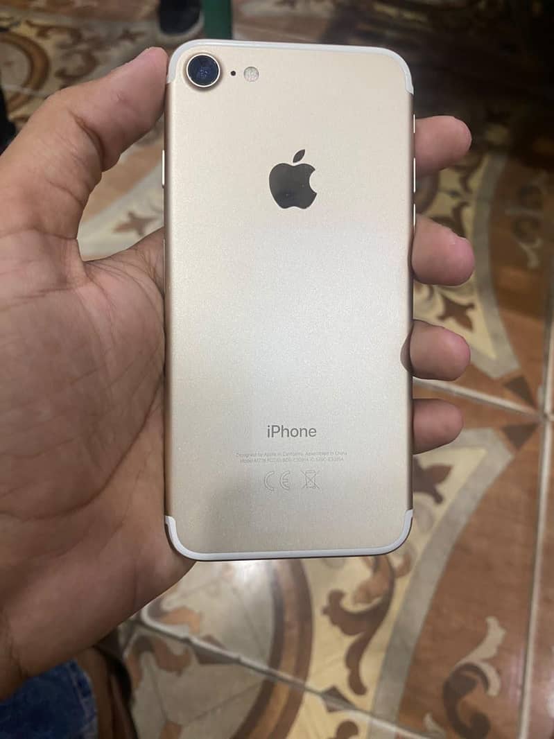 Apple iPhone 7 1