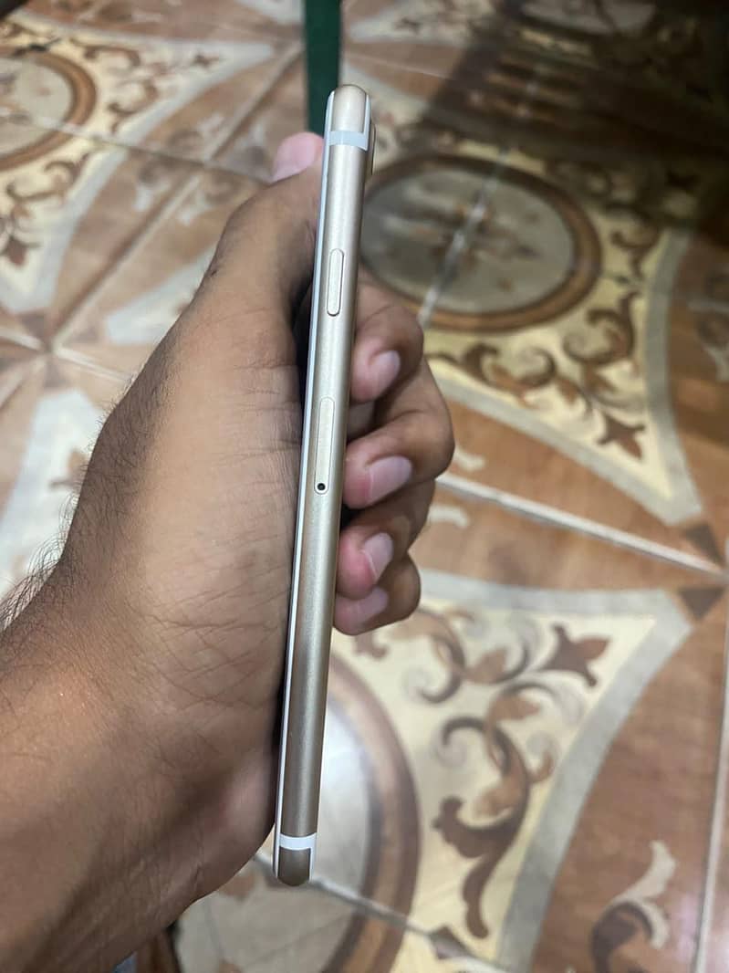 Apple iPhone 7 5