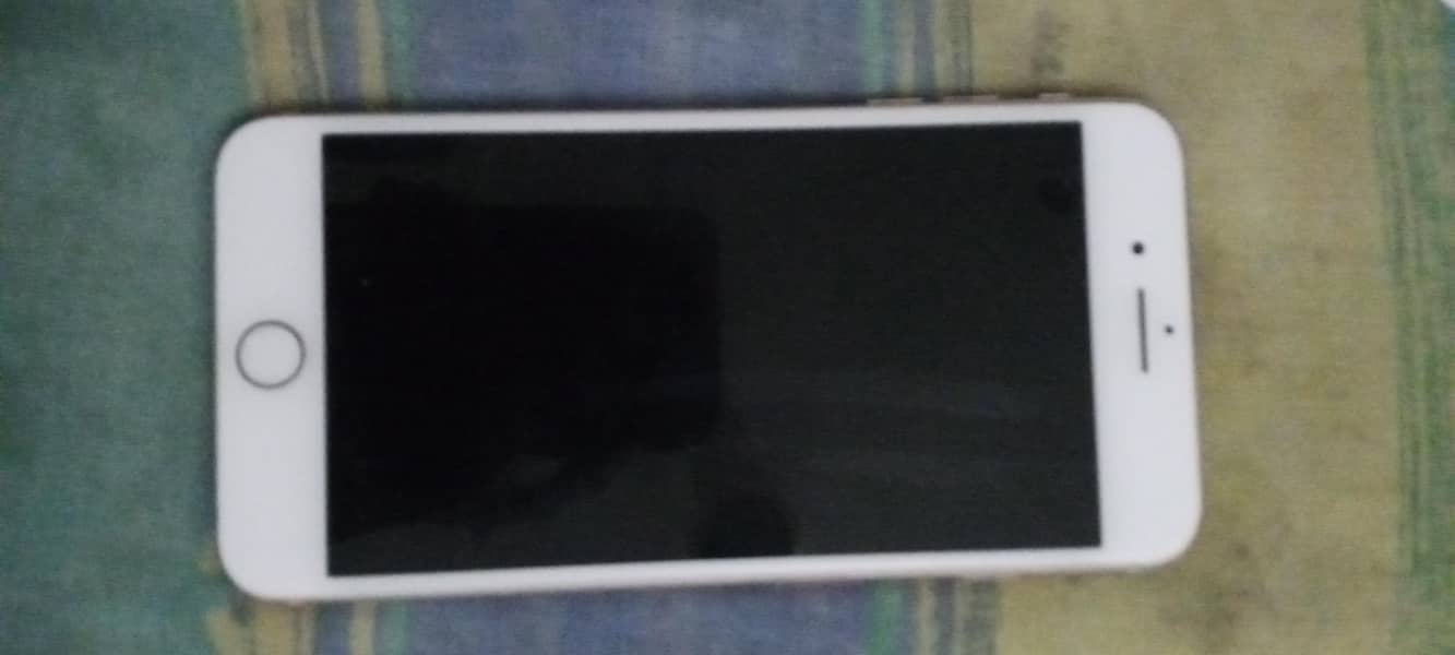 Apple iPhone 8 Plus 0