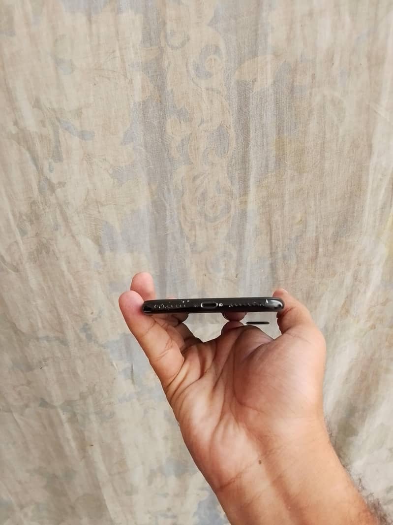 Apple iPhone 7 Plus 2