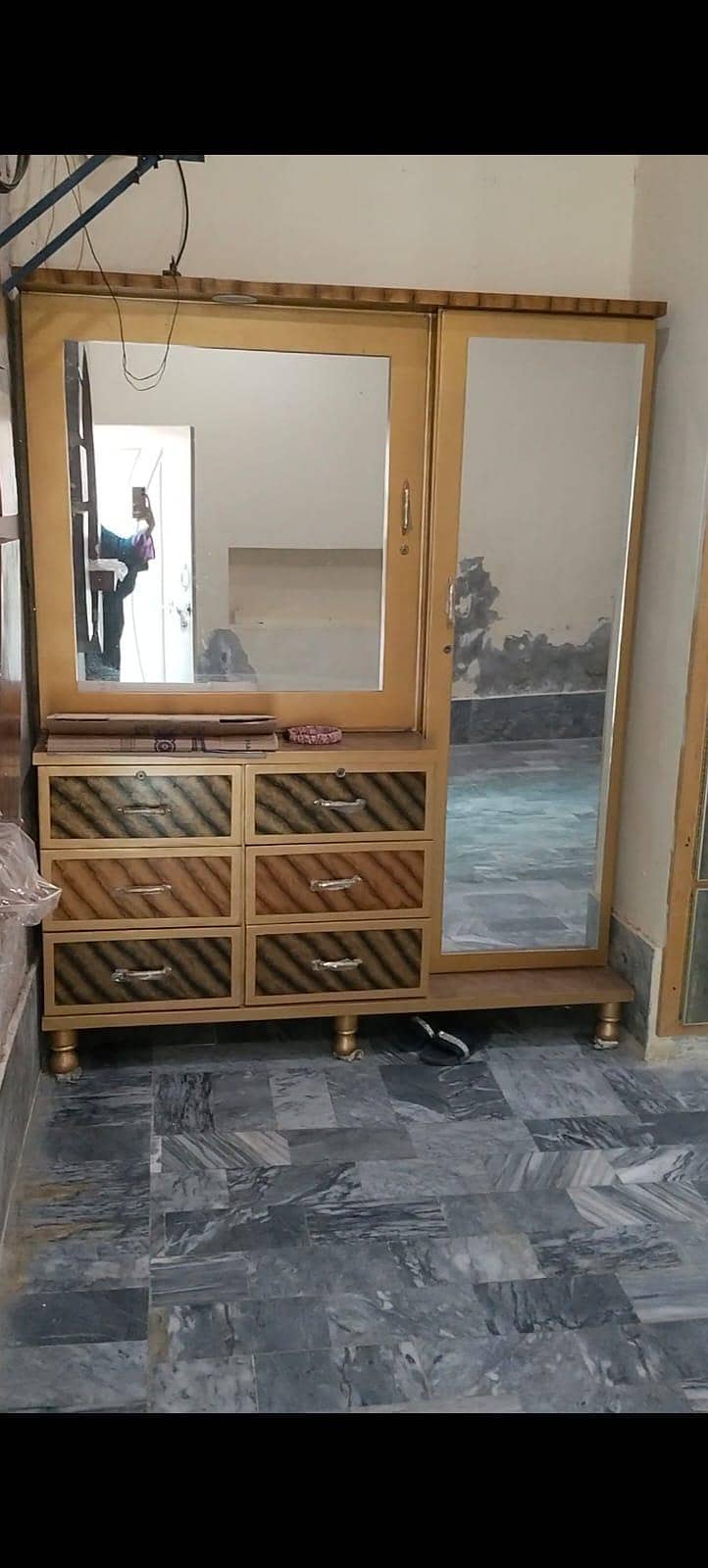 dressing table 0