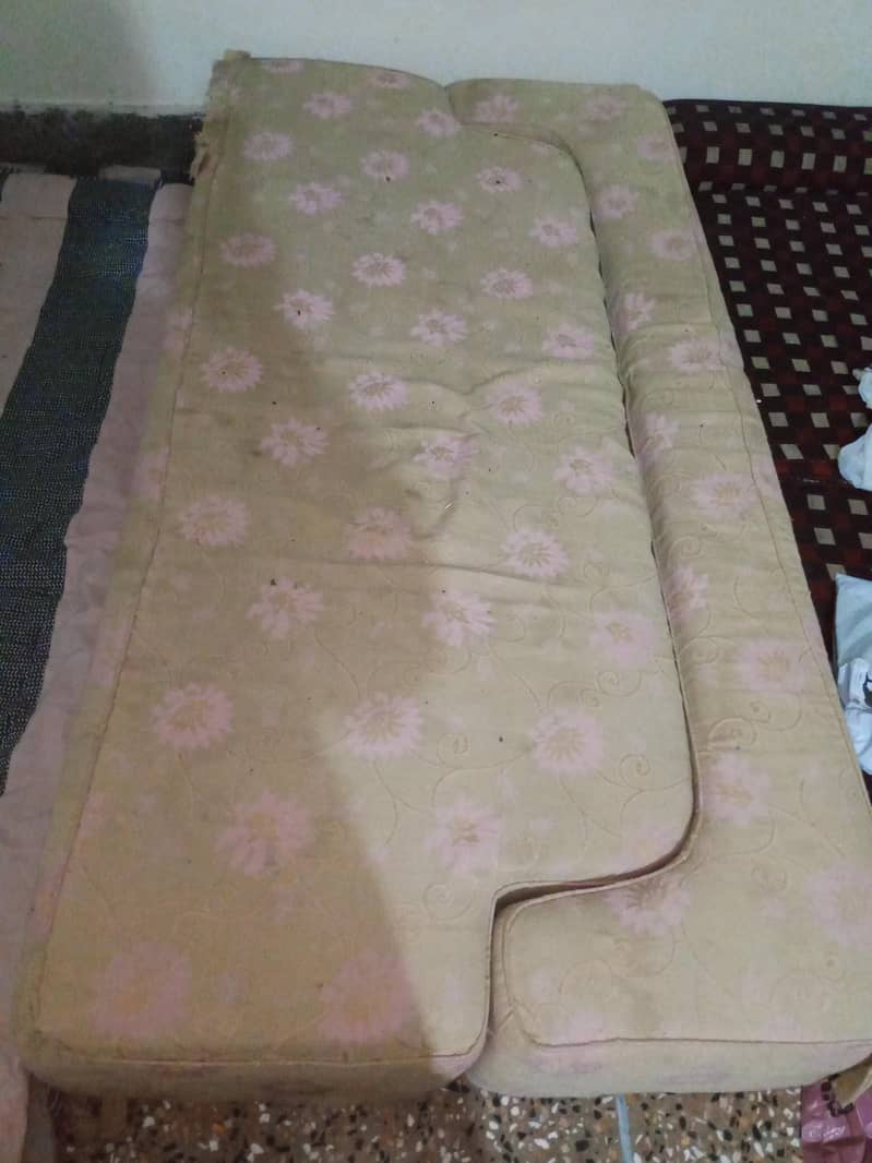 sofabed 0