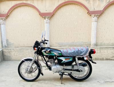 Honda CG125 | [Model2023] 12000 KM | First Owner best for 2024
