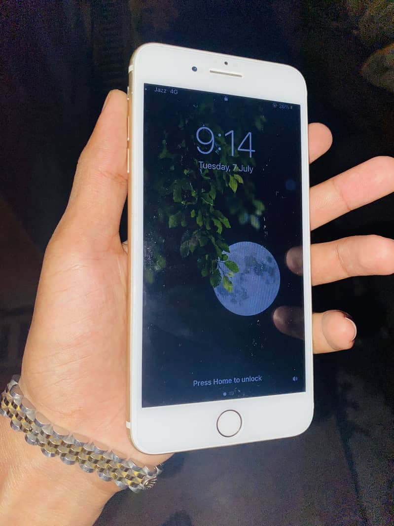 Apple iPhone 7 Plus 1