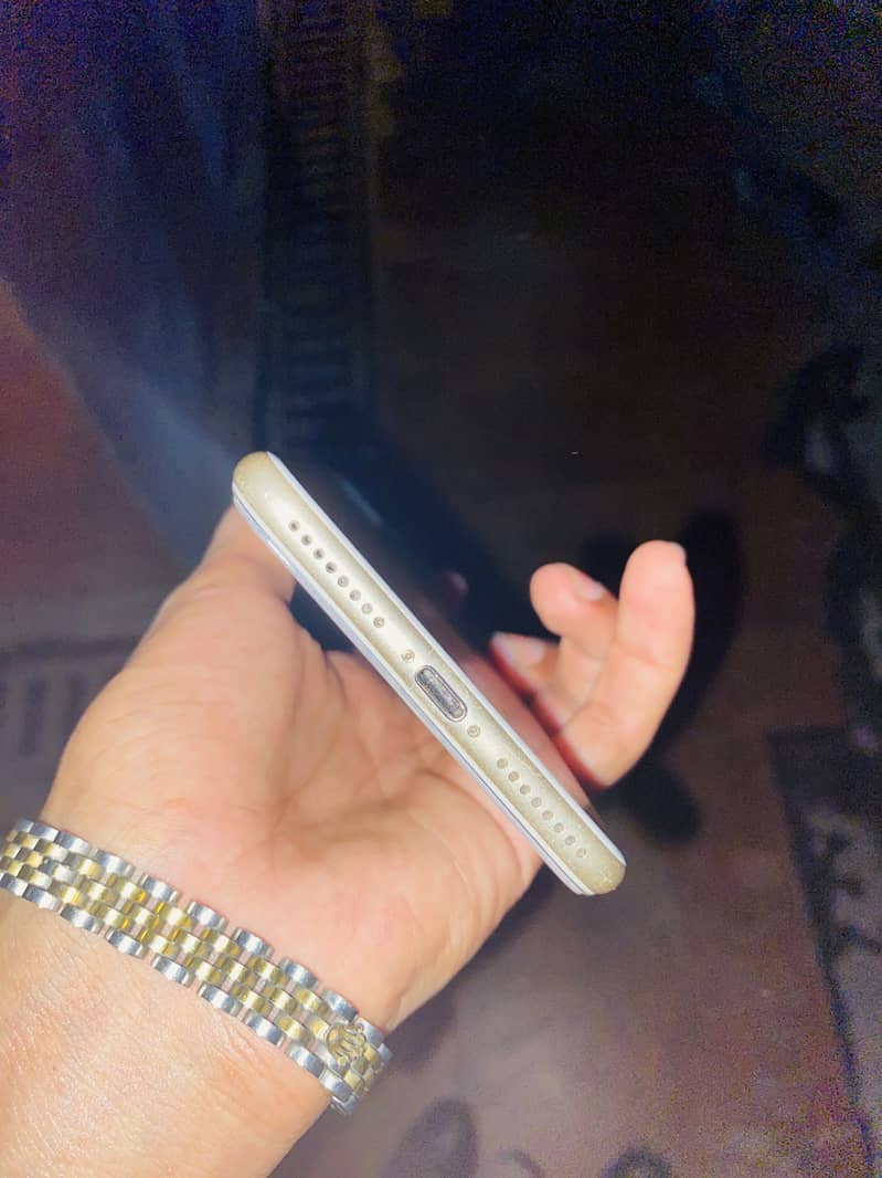 Apple iPhone 7 Plus 2