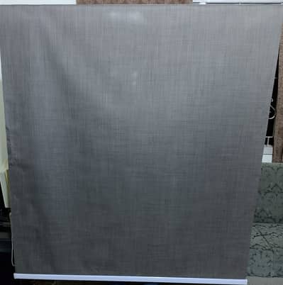 Grey Window Blinds – Excellent Condition (Only 3 Months Used)