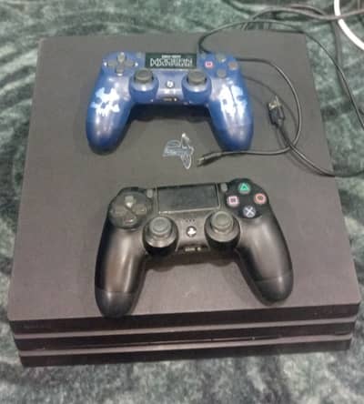 PS4 Pro 1TB GoldHEN 11.00 Jailbreak | 2 Controllers | Excellent Condi