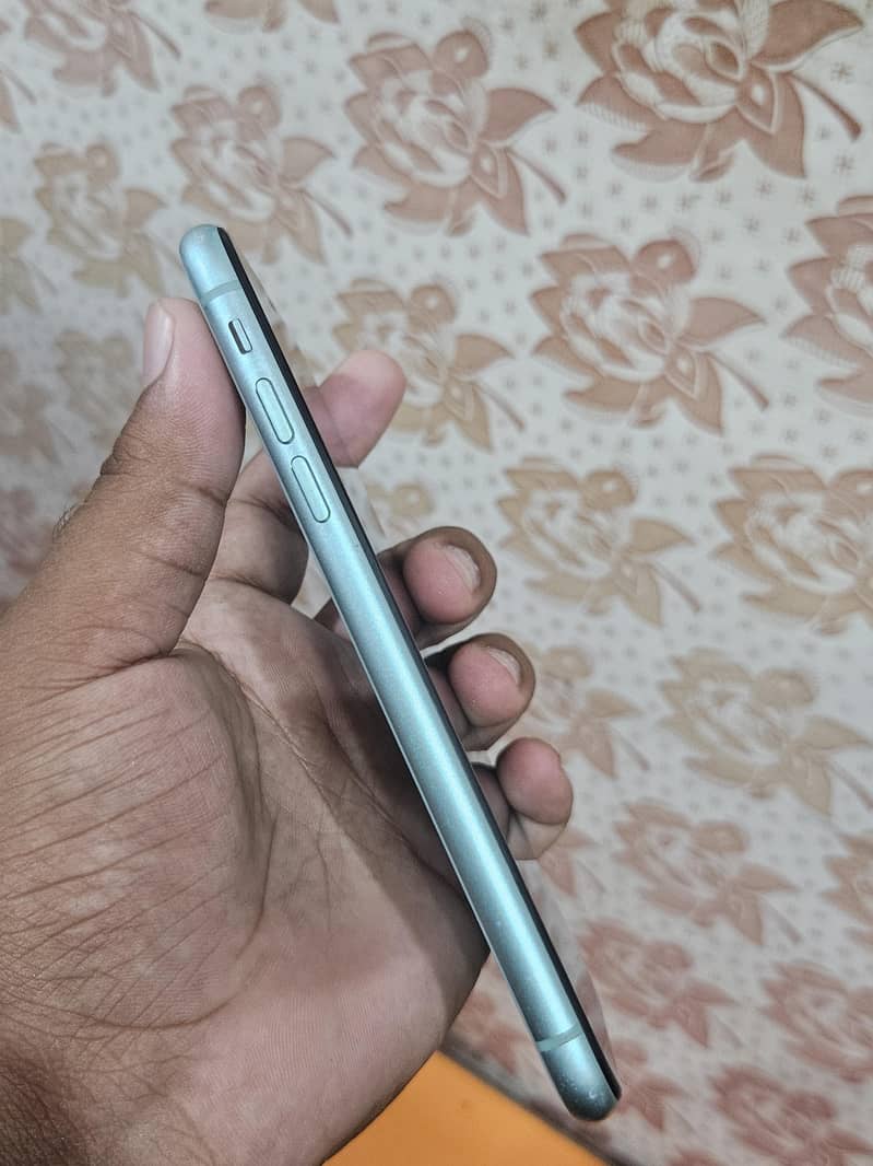 Apple iPhone 11 2