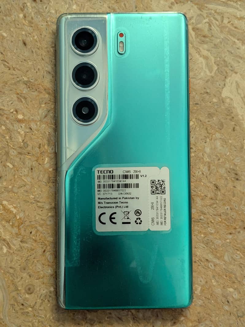 Tecno CAMON 40 Pro 1