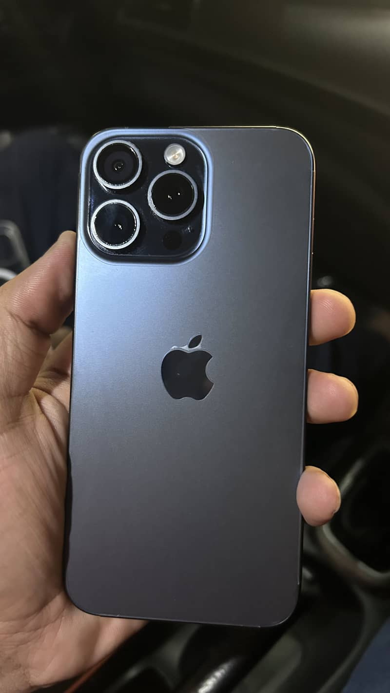 Apple iPhone 15 Pro Max 0