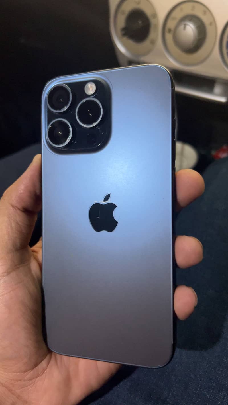 Apple iPhone 15 Pro Max 2