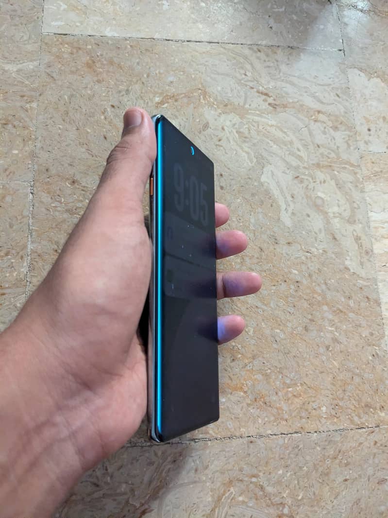 Tecno CAMON 40 Pro 7