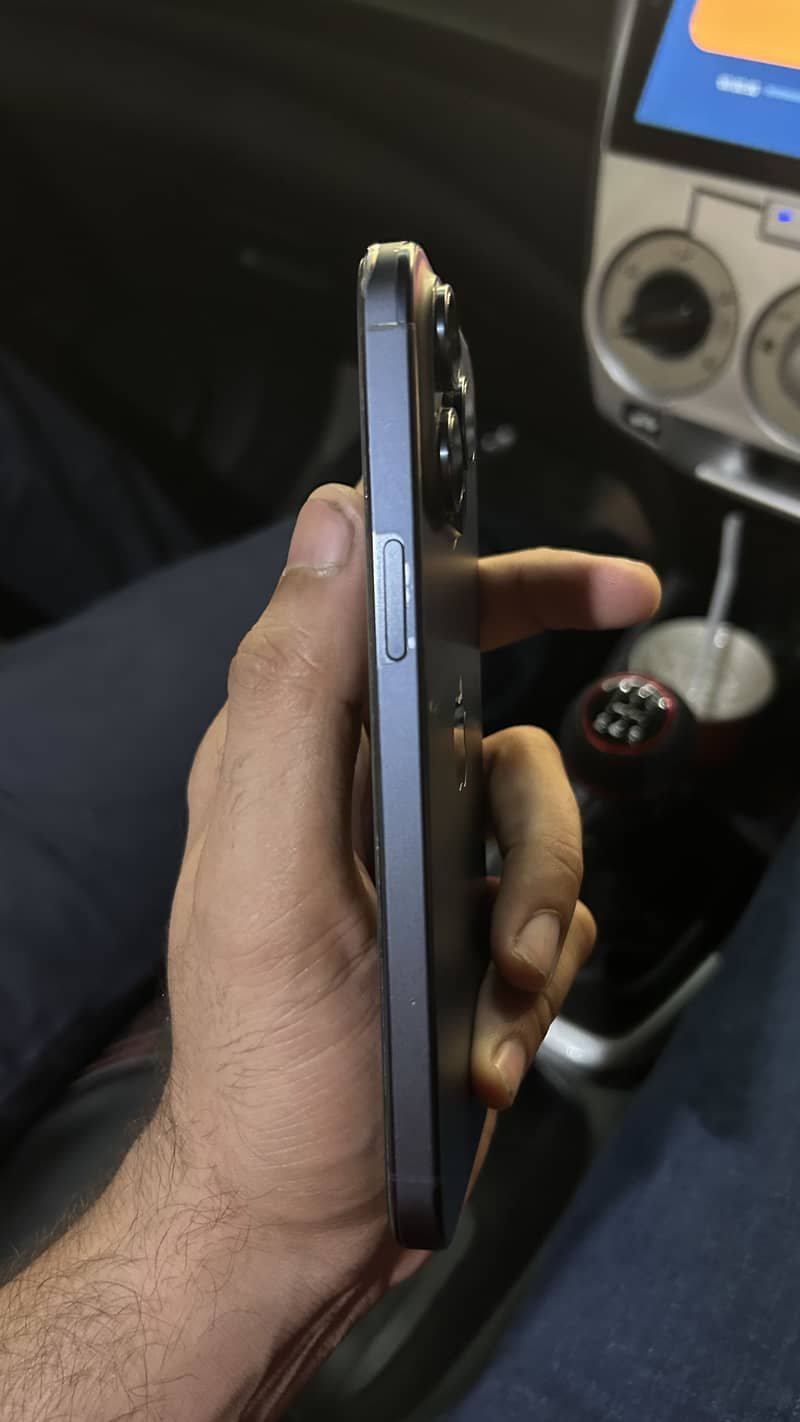 Apple iPhone 15 Pro Max 7