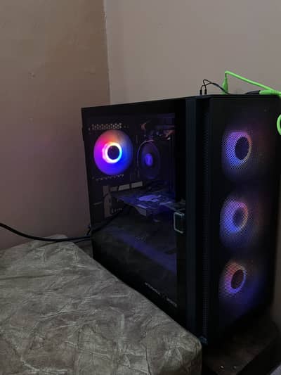 BRAND NEW HIGH END GAMING PC
