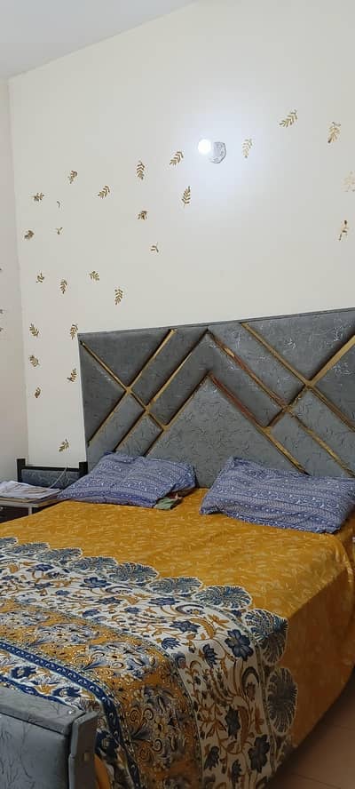 Bed Set Grey color in good condition