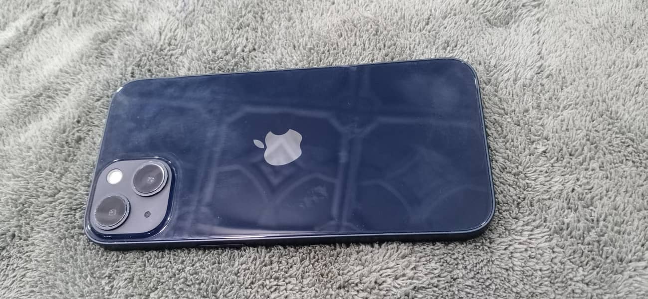 Apple iPhone 13 0