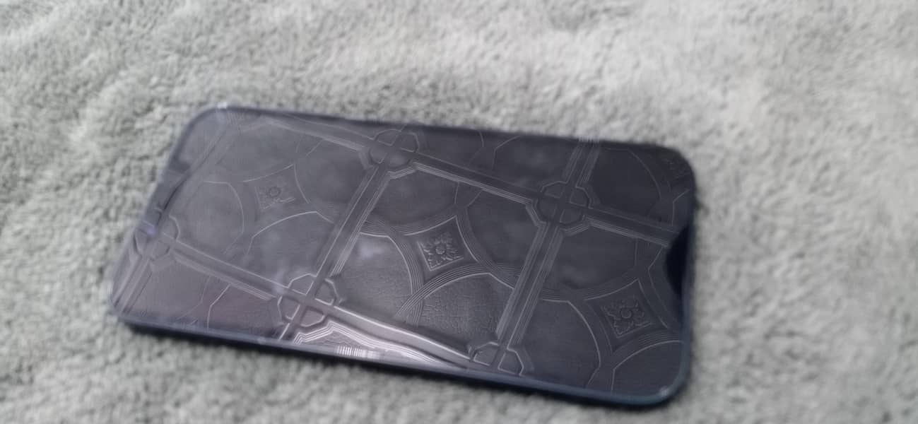 Apple iPhone 13 5