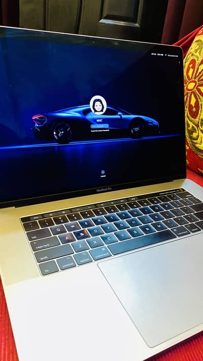 Apple MacBook Pro 15-inch (2017) | Core i7 | 16/512GB