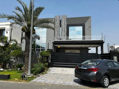 1 KANAL ELEGANT AND FULLY MAINTAINED BUNGALOW IS AVAILABLE IN THE BEST BLOCK OF DHA LAHORE.