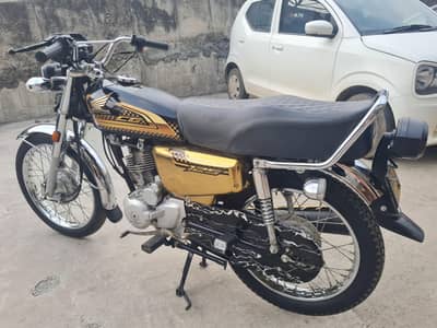 Honda 125 Special Edition Gold