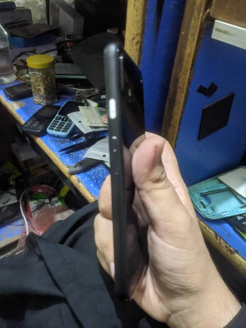 Google Pixel 4 3