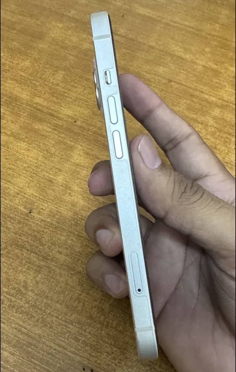 Apple iPhone 13 1
