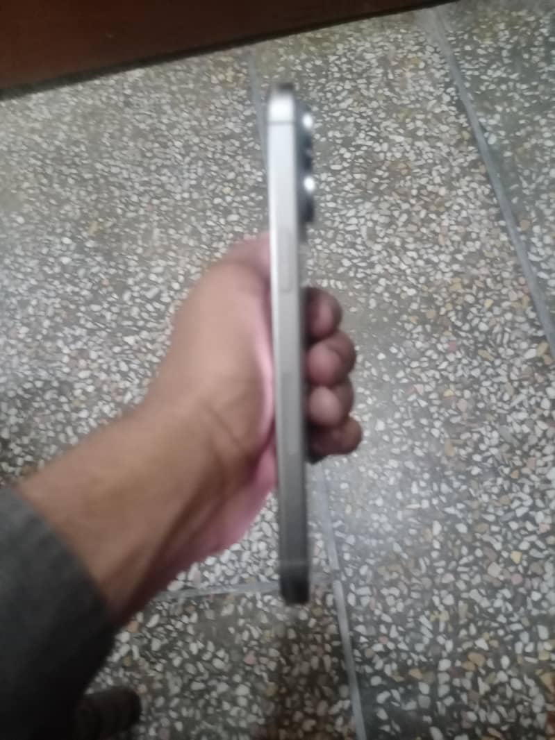 ip 15 pro max 1