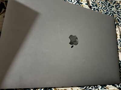 Macbook pro 2019 16 inches 16/512