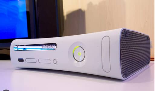 xbox 360 with one controller    black m bhi pary han