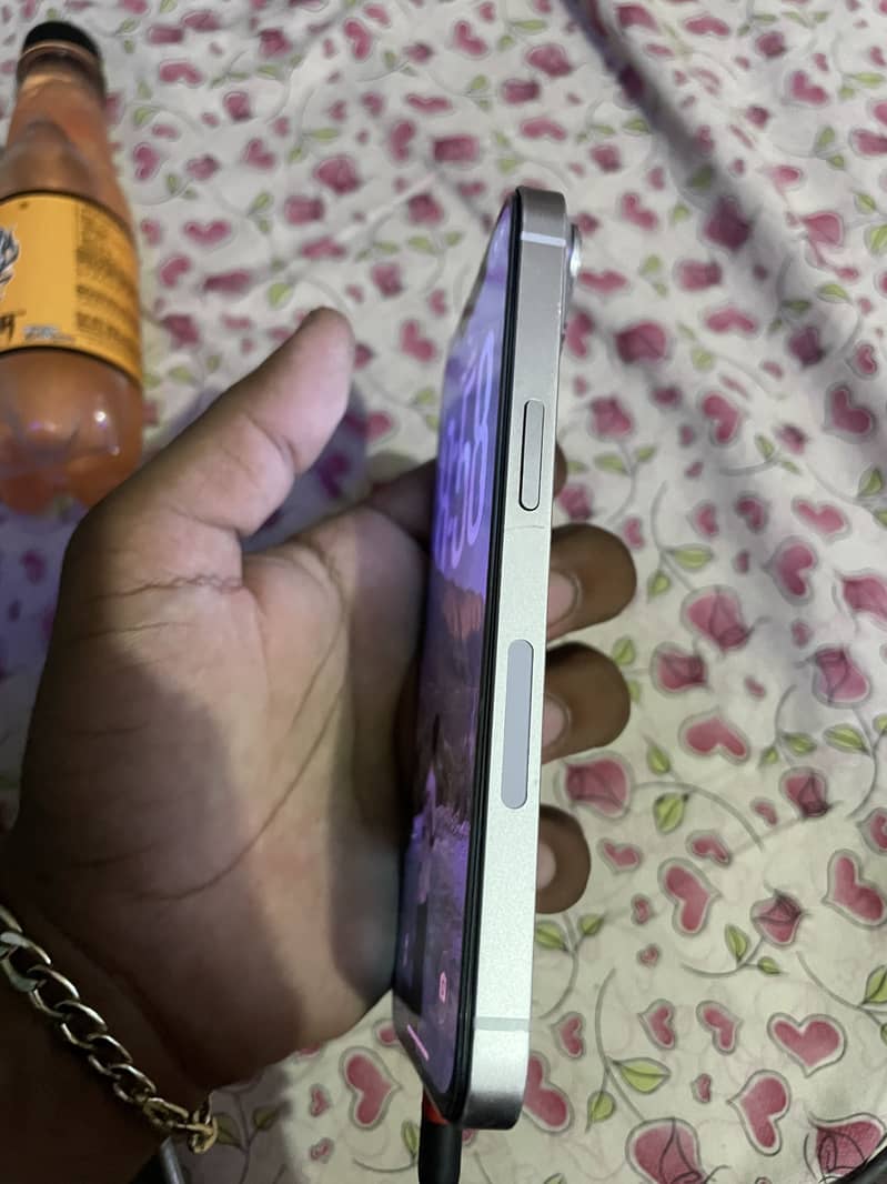 Apple iPhone 14 5