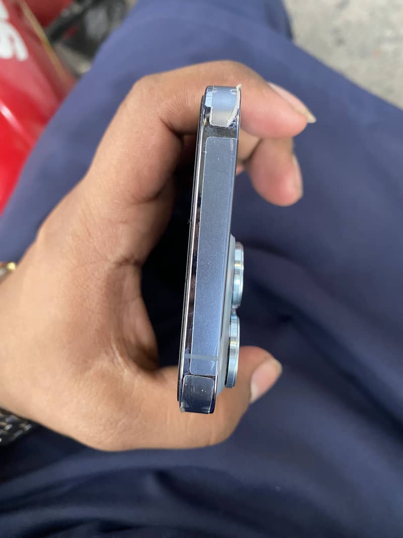 Apple iPhone 13 Pro 1