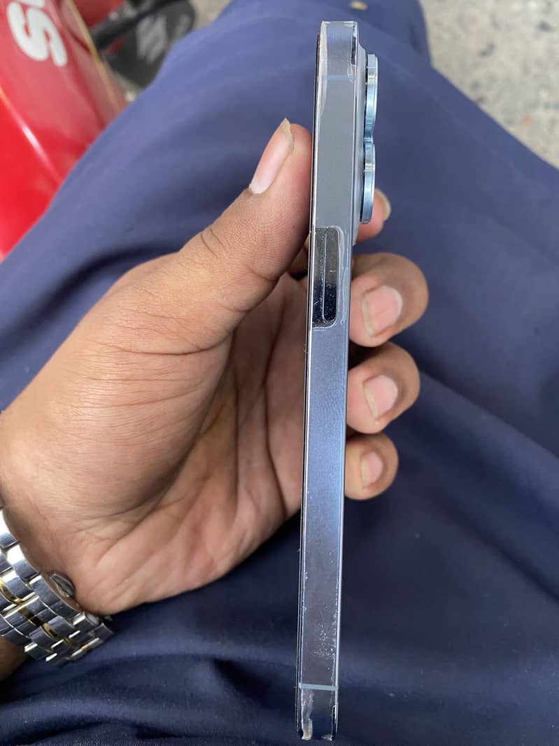 Apple iPhone 13 Pro 3