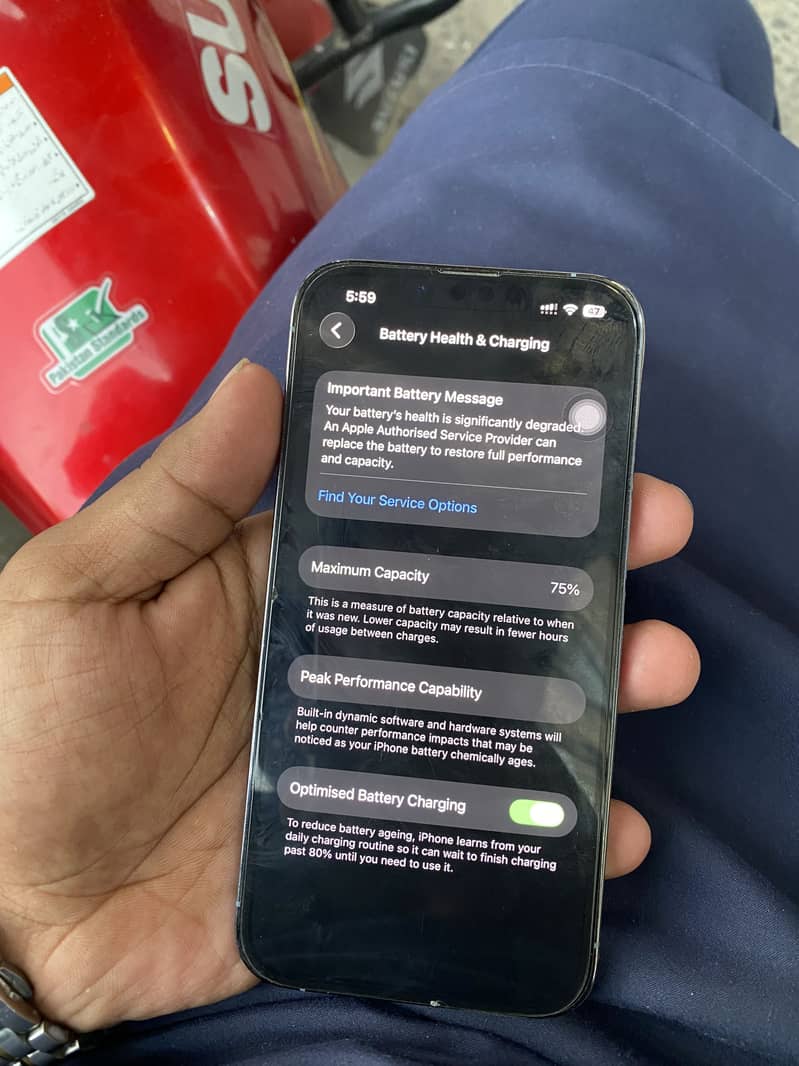 Apple iPhone 13 Pro 4
