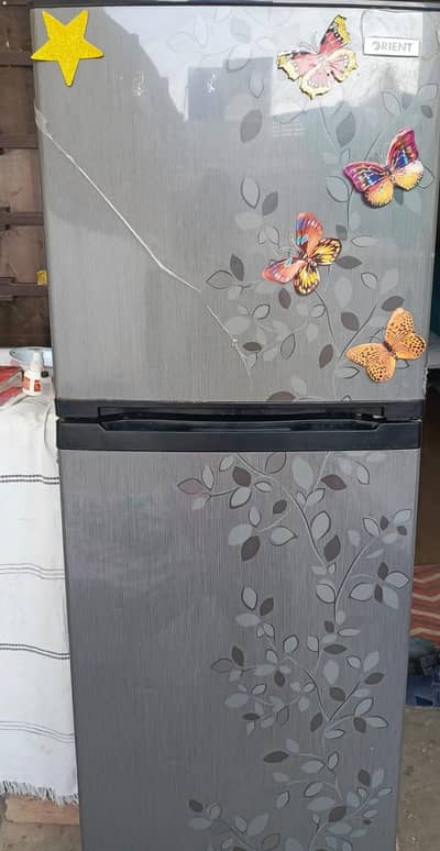 very good condition fridge  0.3. 33.56. 80.5. 97