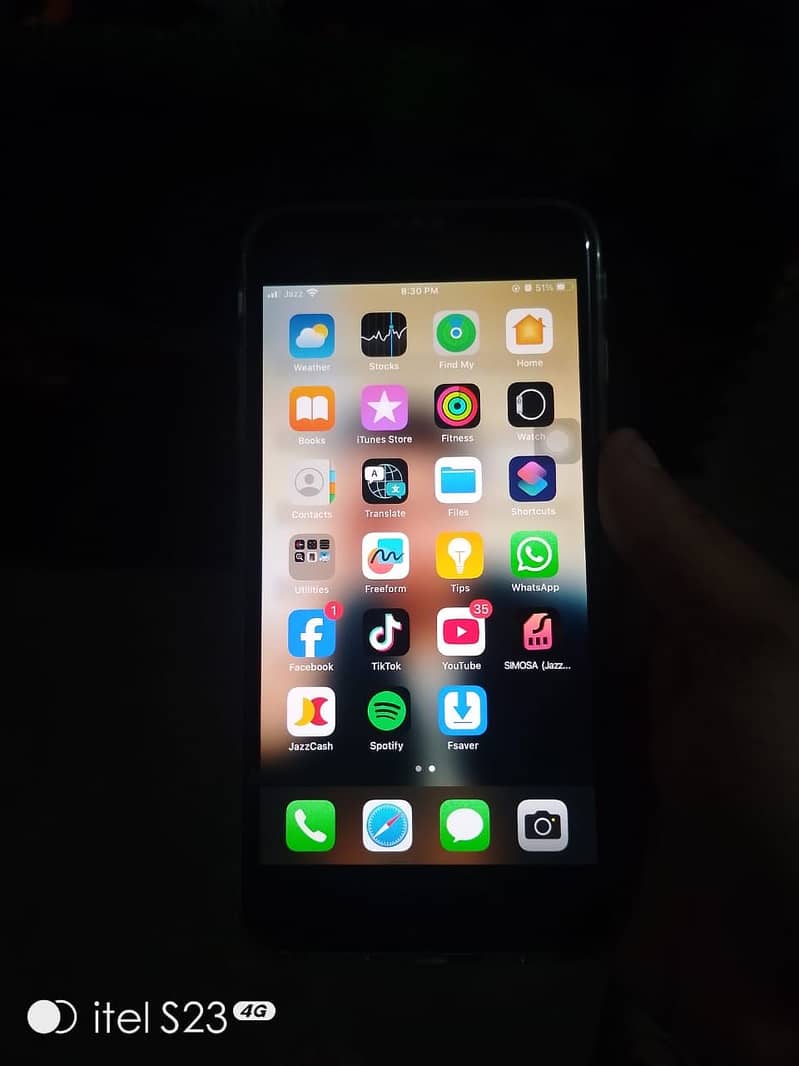 Apple iPhone 8 Plus 2
