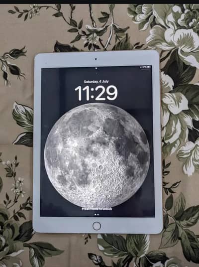 Apple iPad 6th generation (128gb)