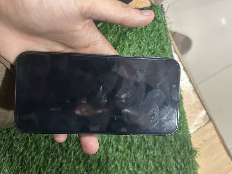 Apple iPhone 13 2